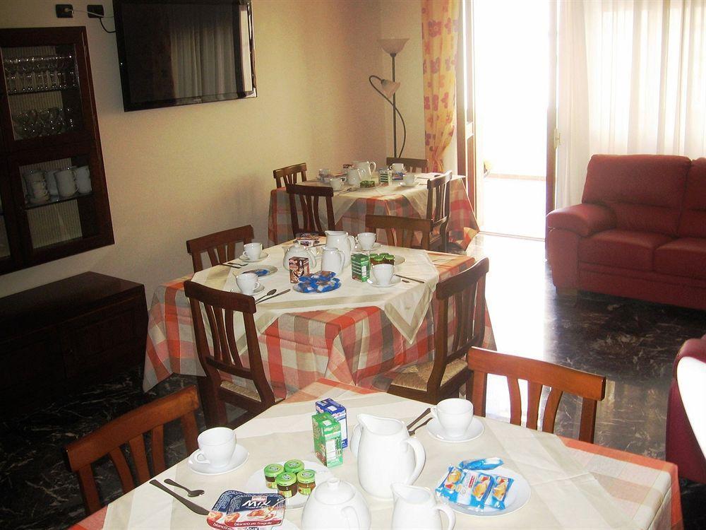 B&B Piazza 300Mila Lecce Kültér fotó