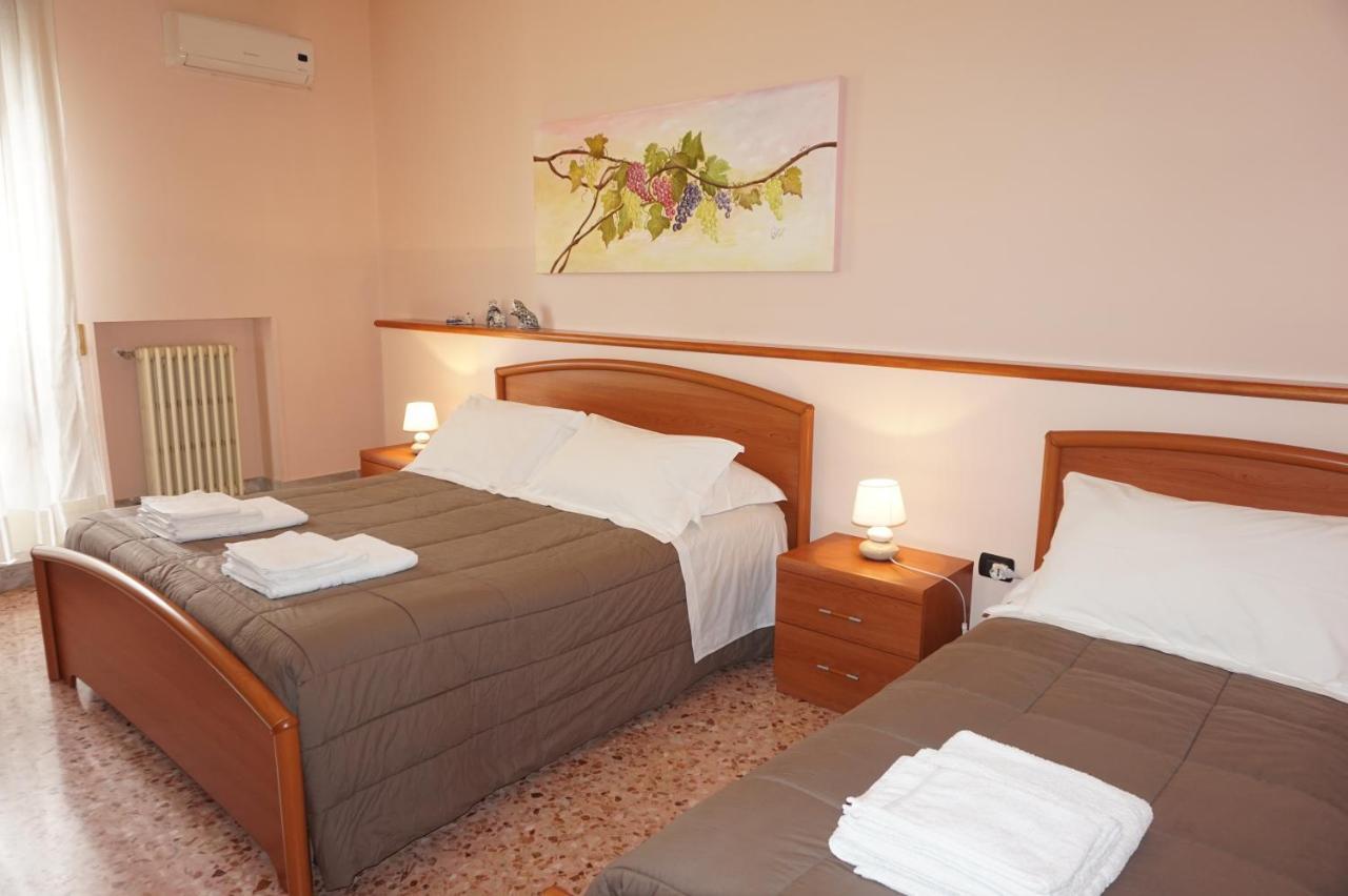 B&B Piazza 300Mila Lecce Kültér fotó